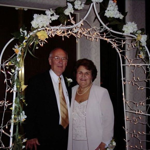 Meet your Posher, Loretta - Picture 1 of 1